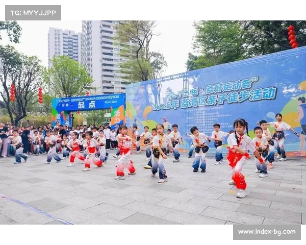 攀岩课程逐步融入中小学体育课堂 探索新兴体育项目对学生身心发展的影响 攀岩课程逐步融入中小学体育课堂 探索新兴体育项目对学生身心发展的影响