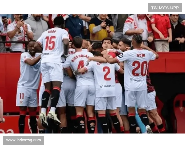 莱万特反击得手,塞维利亚防线漏洞频现 莱万特反击得手,塞维利亚防线漏洞频现